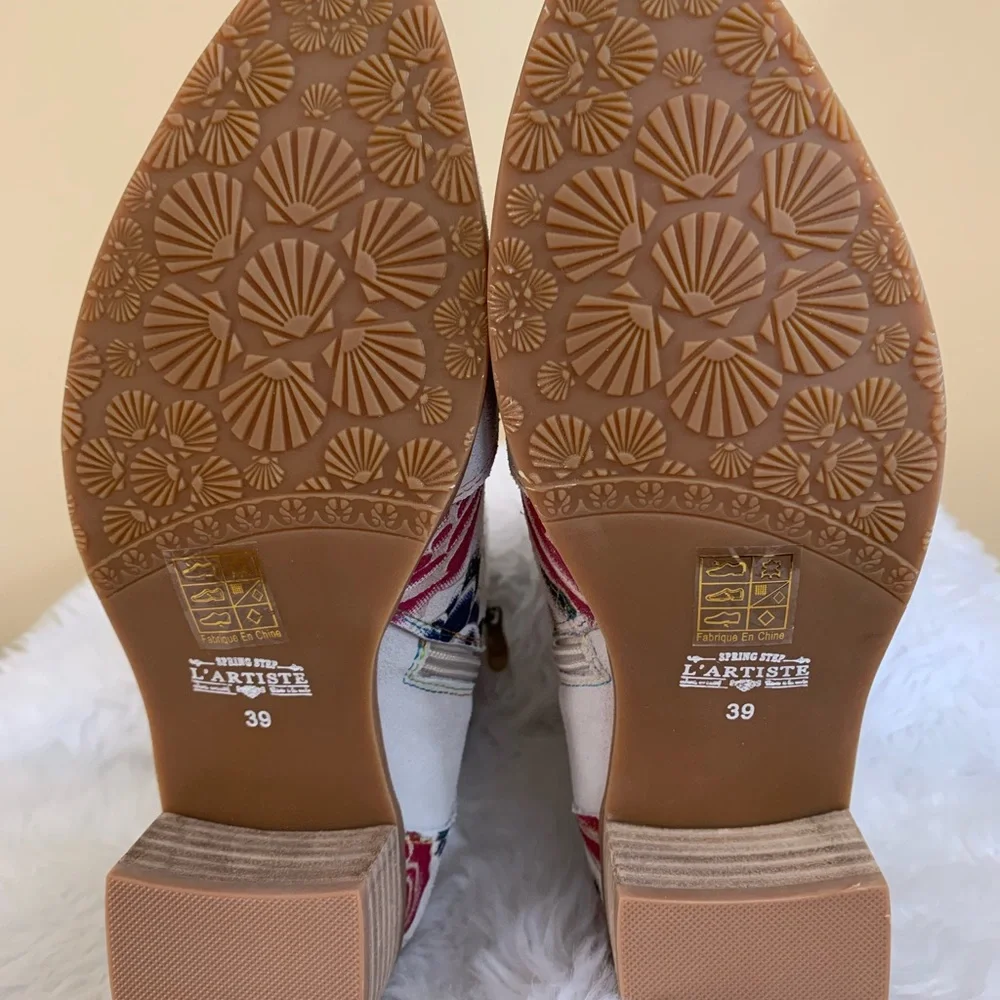 L’Artiste Blane Pale grey, red floral Suede western style boot in size 8… - Picture 2 of 10